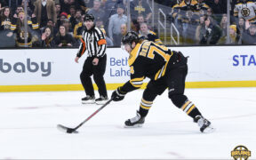 Bruins outdefend Jets