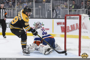 Bruins effort Islanders